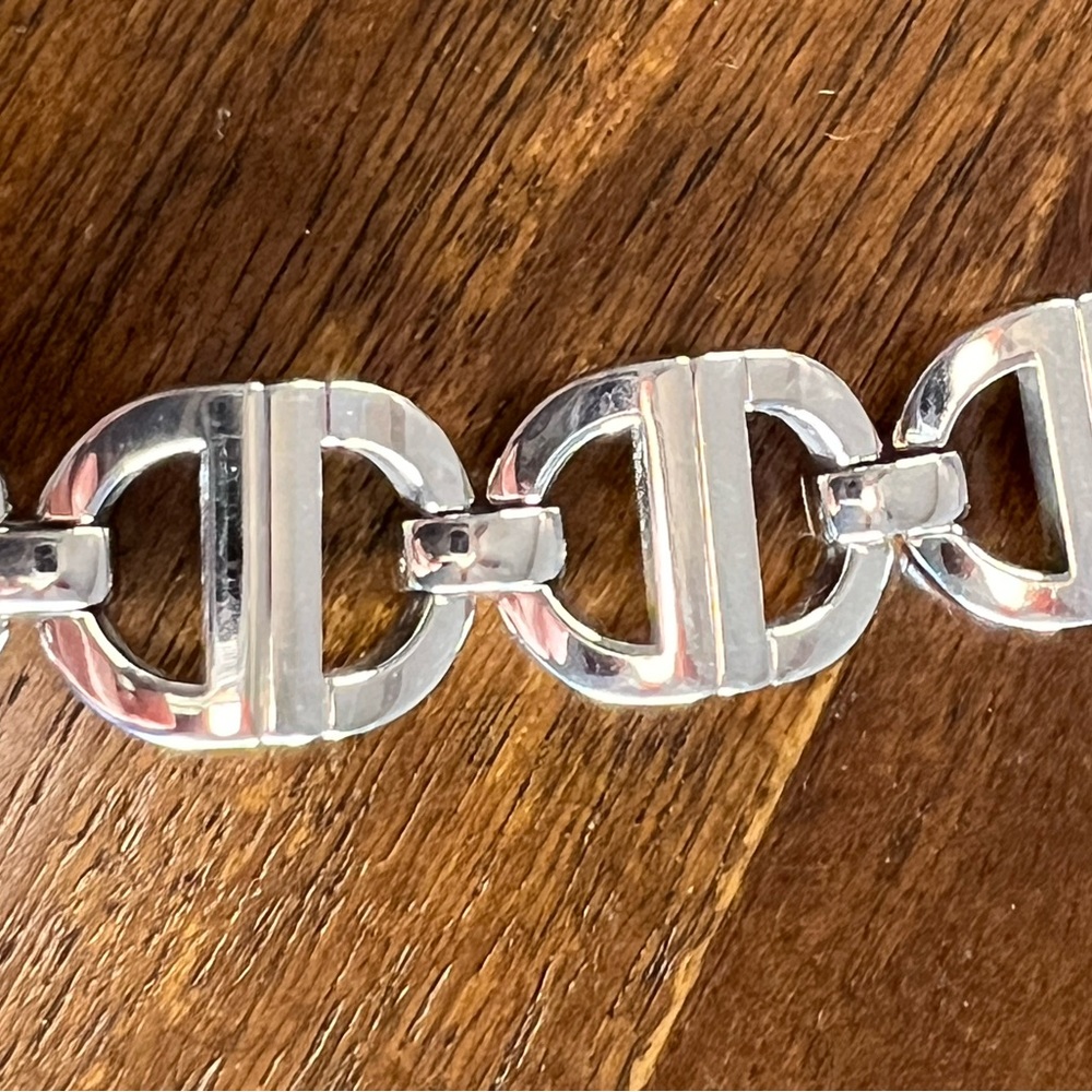 EUC Christian Dior Ladies Watch with Bracelet & new extra strap like new - Picture 4 of 13